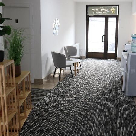 Royal City Apartments Яйце Екстер'єр фото