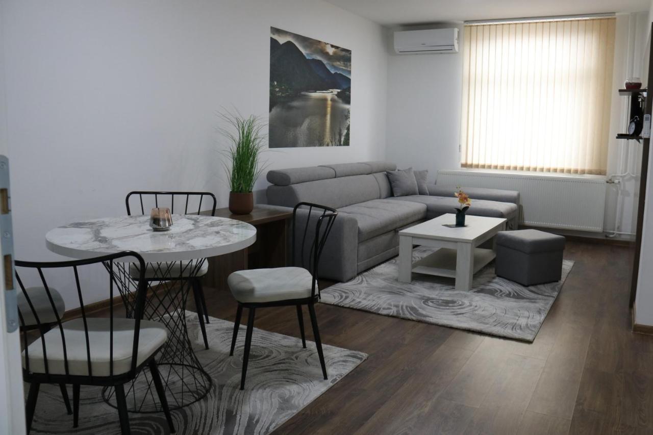 Royal City Apartments Яйце Екстер'єр фото