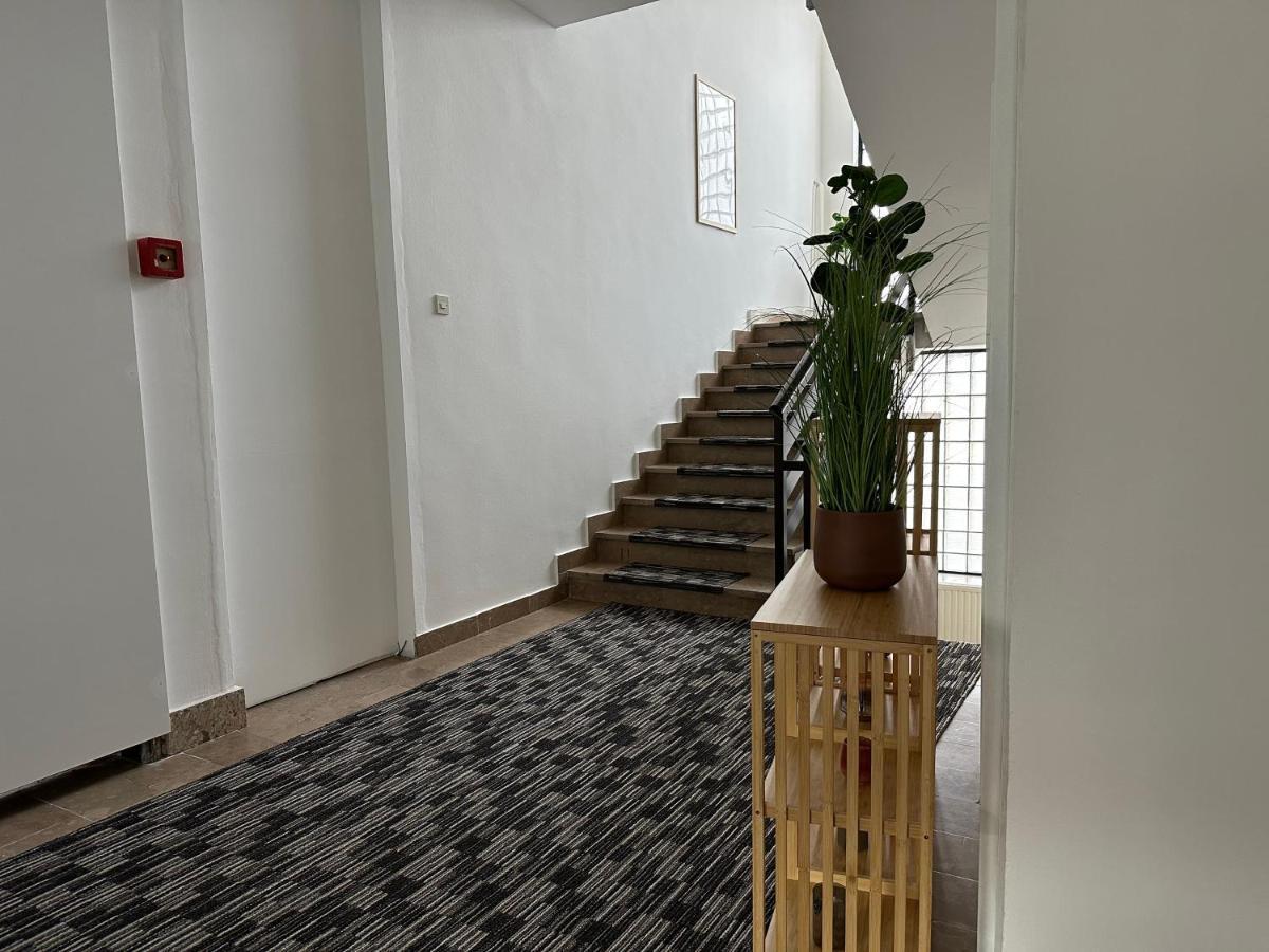 Royal City Apartments Яйце Екстер'єр фото