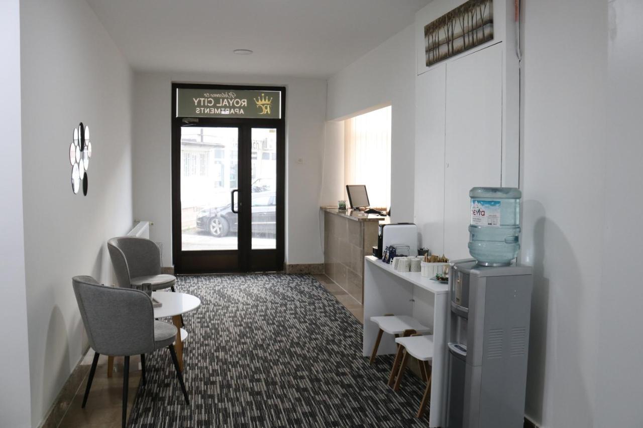 Royal City Apartments Яйце Екстер'єр фото