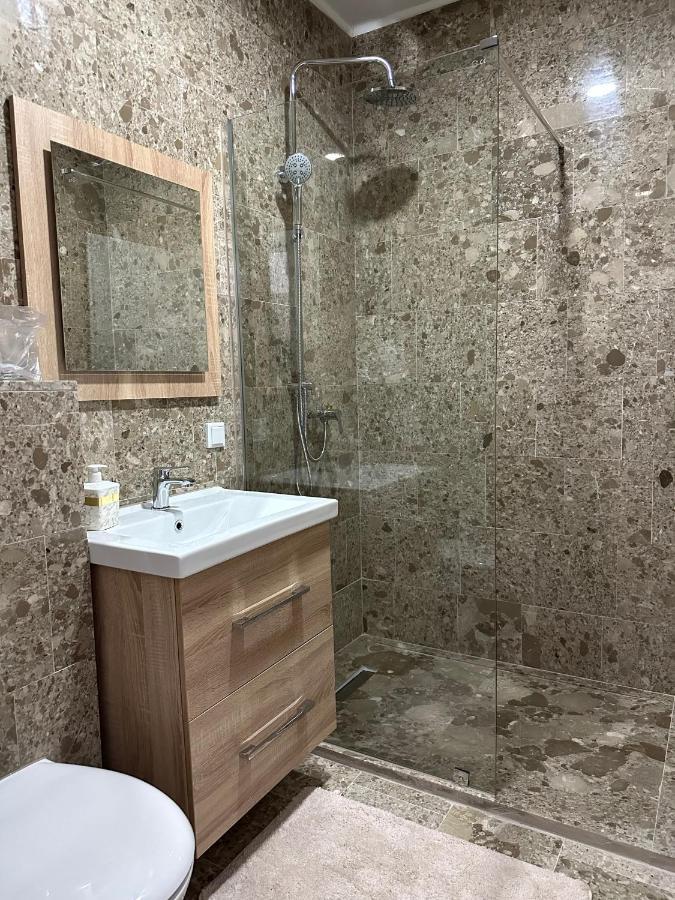 Royal City Apartments Яйце Екстер'єр фото